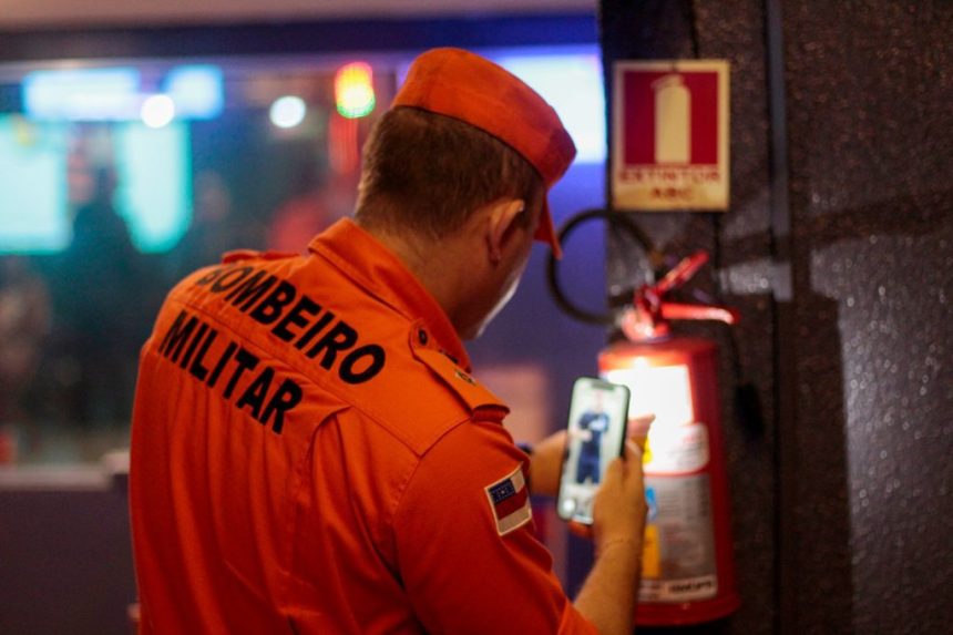 CIF: Corpo de Bombeiros multa e notifica bar que funcionava sem documentação no Vieiralves