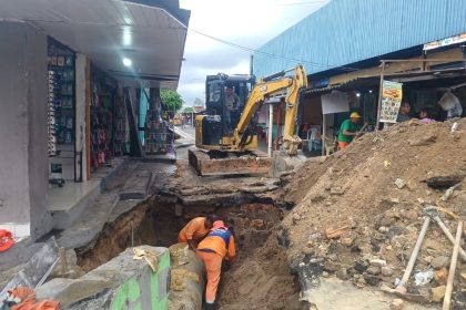 Prefeitura de Manaus avança com substituição de 50 metros da rede de drenagem em área comercial do bairro Betânia