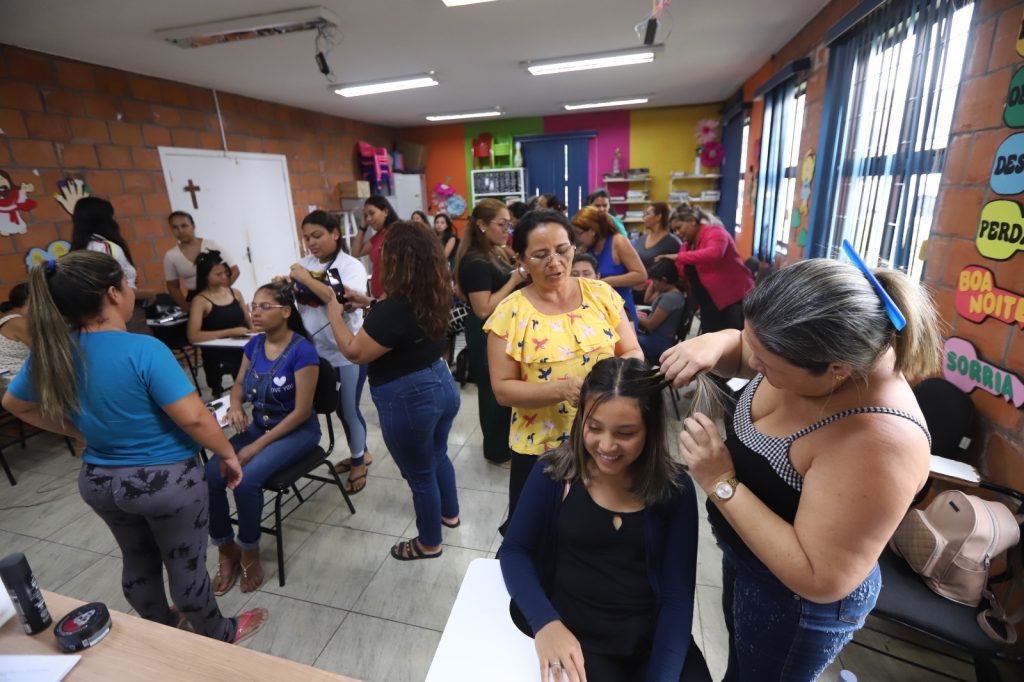 Beneficiárias do Prosamin+ participam de curso de capacitação promovido pela UGPE