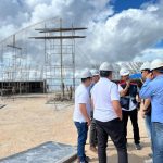 Visita técnica no parque Encontro das Águas Rosa Almeida aponta evolução da obra da prefeitura que vai criar novo cartão-postal de Manaus