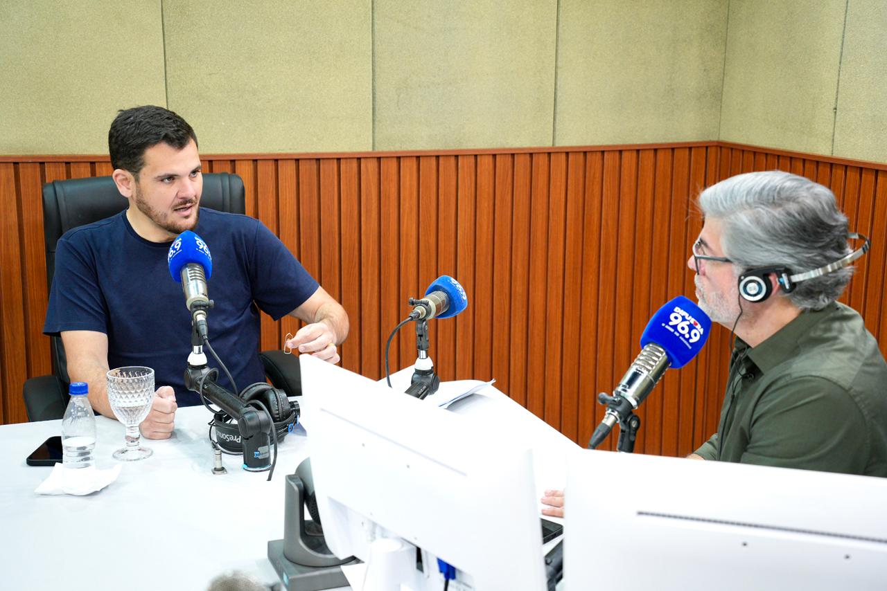 Prefeito Renato Junior destaca infraestrutura, habitação e diálogo com a população durante entrevista e anuncia novos secretários da Semad e Casa Civil