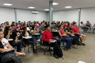 Prefeitura de Manaus oferece treinamento sobre uso de Inteligência Artificial para conquistar emprego