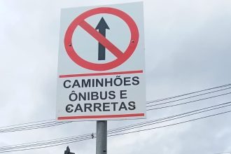 Prefeitura de Manaus restringe tráfego de veículos pesados e aumenta segurança viária na rua Padre Francisco