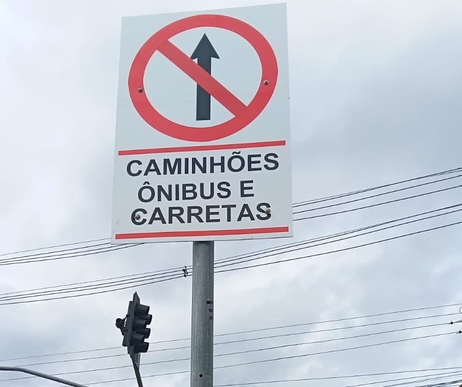 Prefeitura de Manaus restringe tráfego de veículos pesados e aumenta segurança viária na rua Padre Francisco