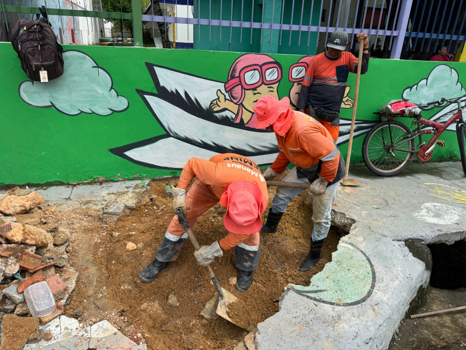 Prefeitura de Manaus recupera rede de drenagem profunda no bairro Compensa