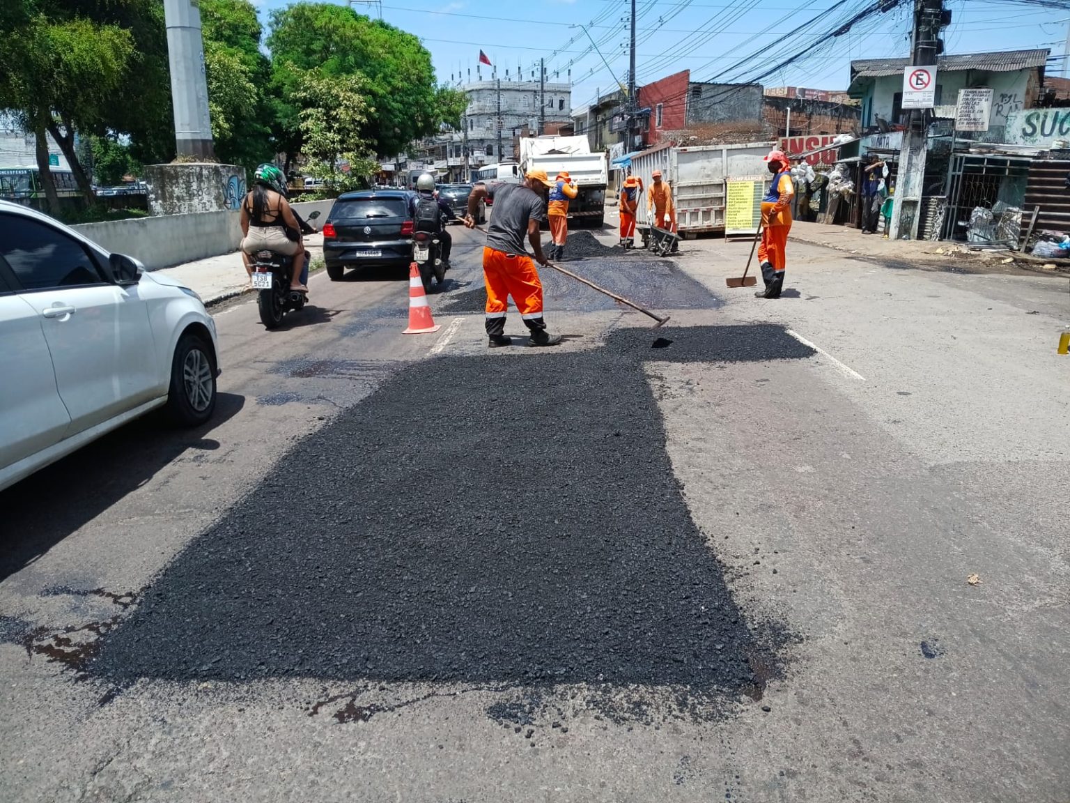 Prefeitura de Manaus intensifica obras na avenida Brasil e reforça segurança viária no bairro Compensa