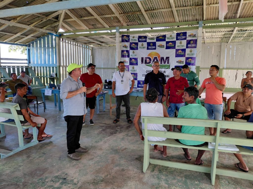 Idam atende agricultores familiares em Maués com emissão de documentos e elaboração de projetos para crédito rural