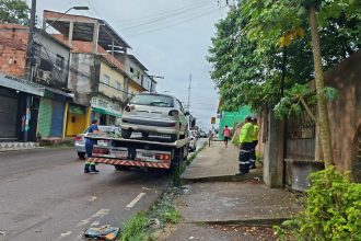 Ação da Prefeitura de Manaus combate veículos abandonados e melhora mobilidade urbana
