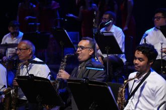 ‘Tom de Bossa’: Amazonas Band leva a bossa nova ao palco do Teatro da Instalação