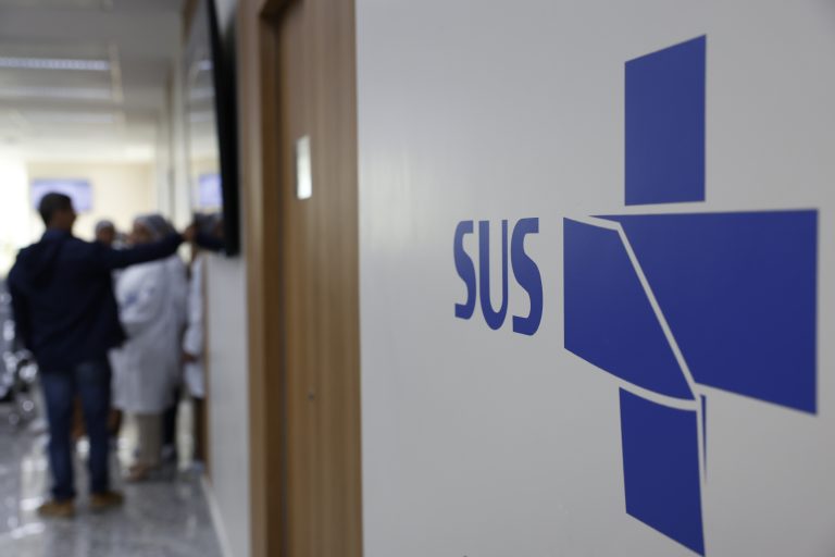 Nova lei prevê ajuda de custo para pacientes do SUS que fazem tratamento em outra cidade