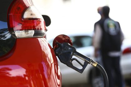 Comissão de Finanças debate oscilações nos preços da gasolina e do diesel