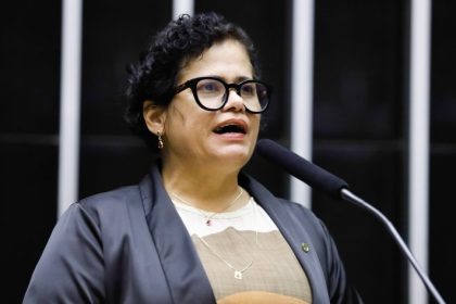 Projeto vincula cota mínima de candidatas à proporção de mulheres na população