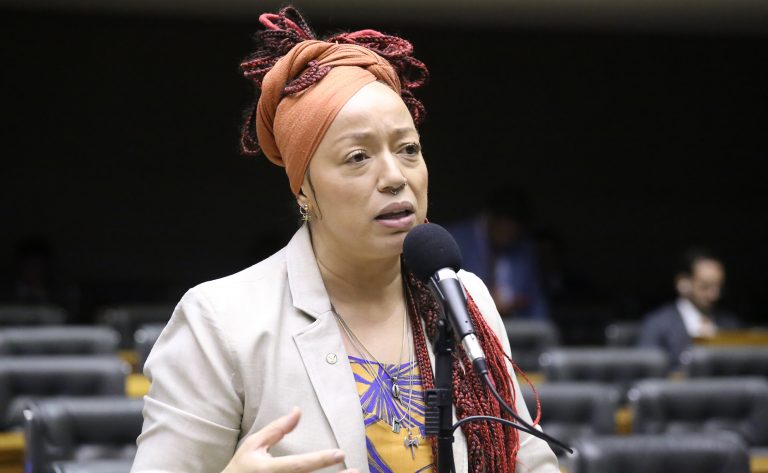 Comissão aprova medidas protetivas de urgência para vítimas de racismo