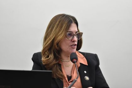 Comissão aprova criação de central para inclusão de jovens no mercado de trabalho