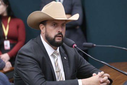 Comissão aprova projeto que muda regras para homenagens em rodovias federais