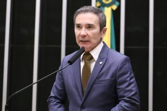 Comissão aprova projeto que equipara trote estudantil violento ao bullying