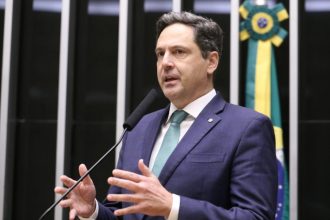 Comissão aprova projeto que classifica PCC e CV como grupos terroristas junto a 11 cartéis latinos