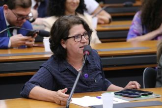 Projeto permite faltar ao trabalho para acompanhar pessoa idosa ou com deficiência em consultas