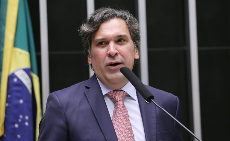 Sancionada lei que reajusta em 8% salário de funcionários do Ministério Público e do Conselho do Ministério Público