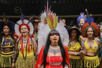 Sessão na Câmara homenageia 22ª edição do Acampamento Terra Livre