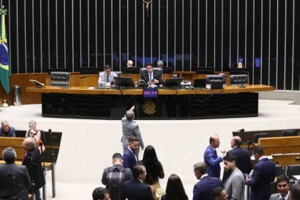 Câmara aprova regime de urgência para nove projetos de lei