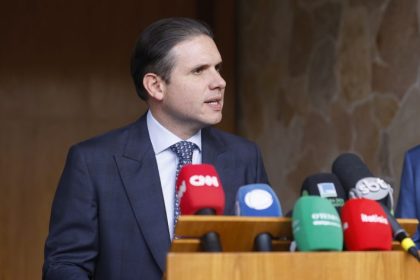 “Aprovação dos recursos mínimos para assistência social não impacta a questão fiscal”, afirma Motta