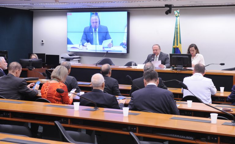 Comissão debate criação de um marco legal para pequenos reatores nucleares