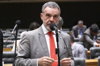 Comissão aprova proibição de reuso de embalagens de tintas imobiliárias