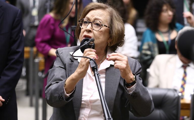 Câmara aprova projeto que regulamenta a profissão de dançarino