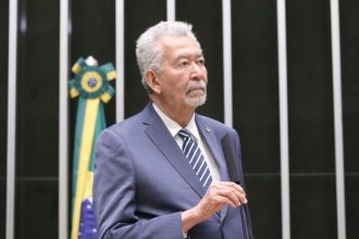 Comissão aprova projeto que obriga bancos a oferecer meio de pagamento em conta-salário