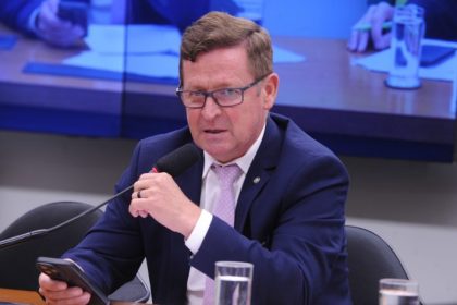 Comissão de Agricultura aprova proibição de reconstituição de leite em pó importado no país