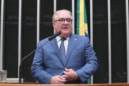 Comissão pode votar regulamentação do trabalho por aplicativo; conheça a proposta