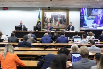 Comissão aprova sete candidatos ao TCU; votação secreta no Plenário ocorre nesta terça-feira