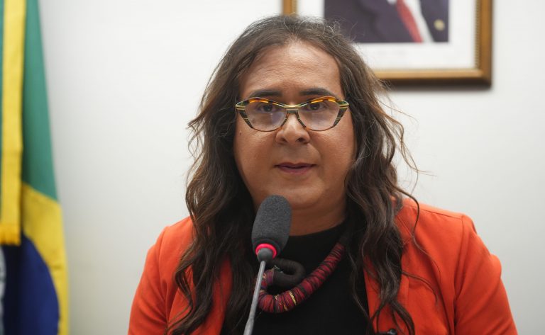 Projeto declara ser de interesse público injeção semestral contra o HIV