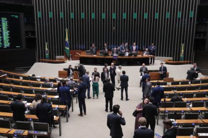 Câmara aprova mais recursos para órgãos de trânsito, texto vai à sanção