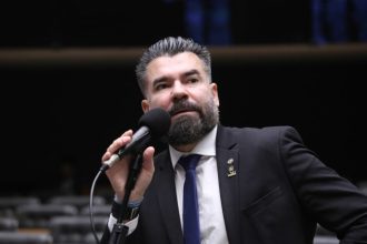 Comissão da Câmara aprova punição para presos que posarem para fotos dentro de presídios