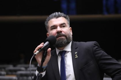 Comissão da Câmara aprova punição para presos que posarem para fotos dentro de presídios