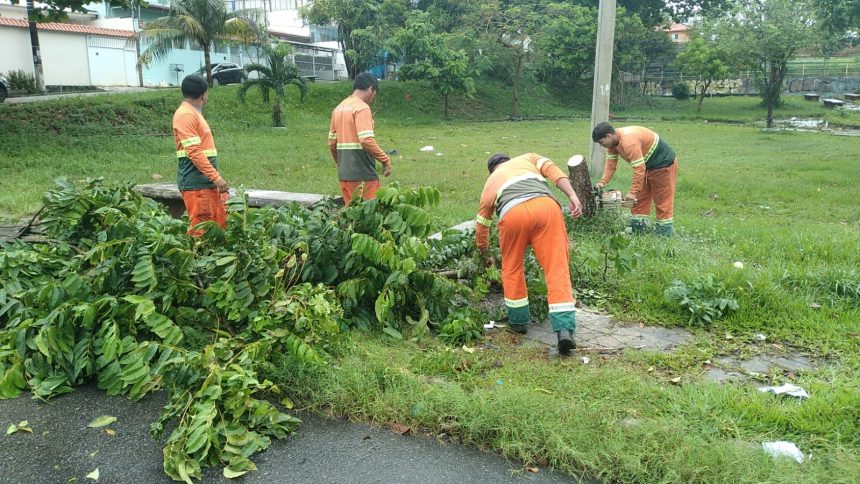 Prefeitura de Manaus recolhe 12 toneladas de lixo durante ação para evitar alagamentos pela cidade