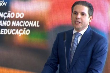 Motta destaca papel da Câmara na formulação do novo Plano Nacional de Educação