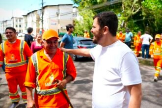 Prefeito de Manaus intensifica recuperação viária e determina asfaltamento de trecho até 28/7