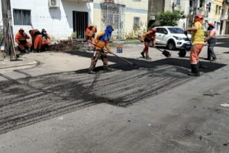 Recuperação asfáltica em Manaus avança com pavimentação da rua Barão de Cascalho concluída em 23/7