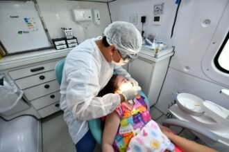 Unidade Odontológica Móvel da Semsa inicia atendimentos a pessoas com mobilidade reduzida no Morar Melhor 13