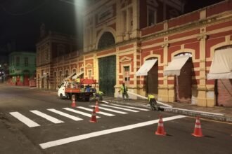 Prefeitura de Manaus realiza sinalização viária em zonas Sul, Oeste e Centro-sul para organizar tráfego e prevenir acidentes