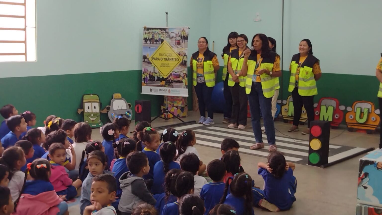 Prefeitura de Manaus e IMMU promovem atividade de educação de trânsito com cerca de 150 estudantes no Tarumã