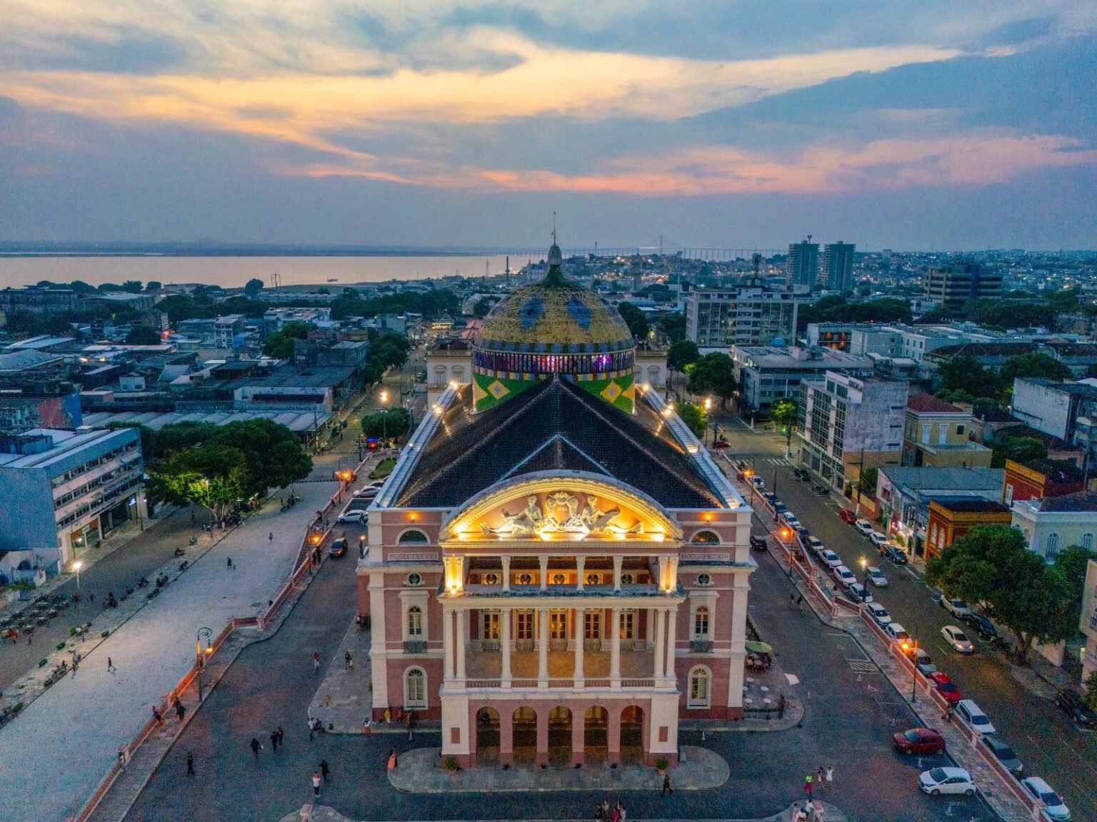 Teatro Amazonas é inscrito na Lista do Patrimônio Mundial da Unesco com apoio técnico de Implurb e Manauscult