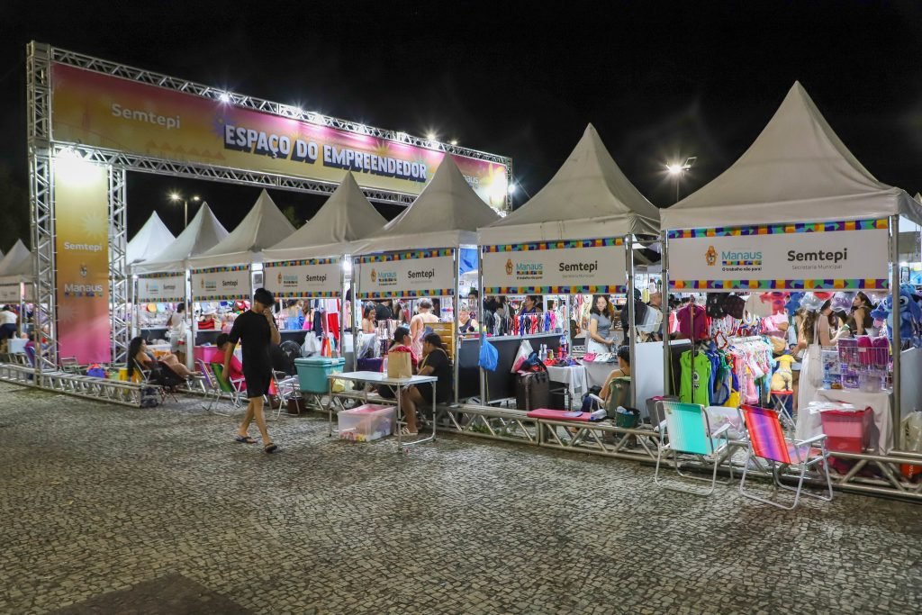 Feira de Economia Criativa e Gastronomia reúne pais empreendedores em Manaus durante a semana do Dia dos Pais