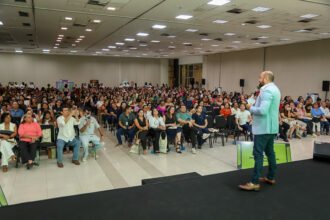 Seminário em Manaus reuniu cerca de 2.000 educadores para tratar de fluência leitora e alfabetização nas séries iniciais