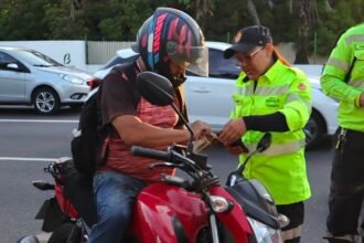 Operação Mobilidade Segura aborda 1.165 veículos e registra 158 autuações em Manaus desde o início das ações