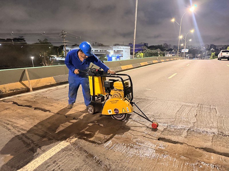 Prefeitura de Manaus inicia manutenção das juntas de dilatação do viaduto Ayrton Senna