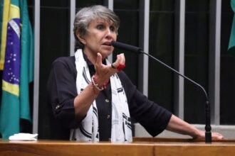 Comissão aprova proposta que tipifica lesbocídio no Código Penal